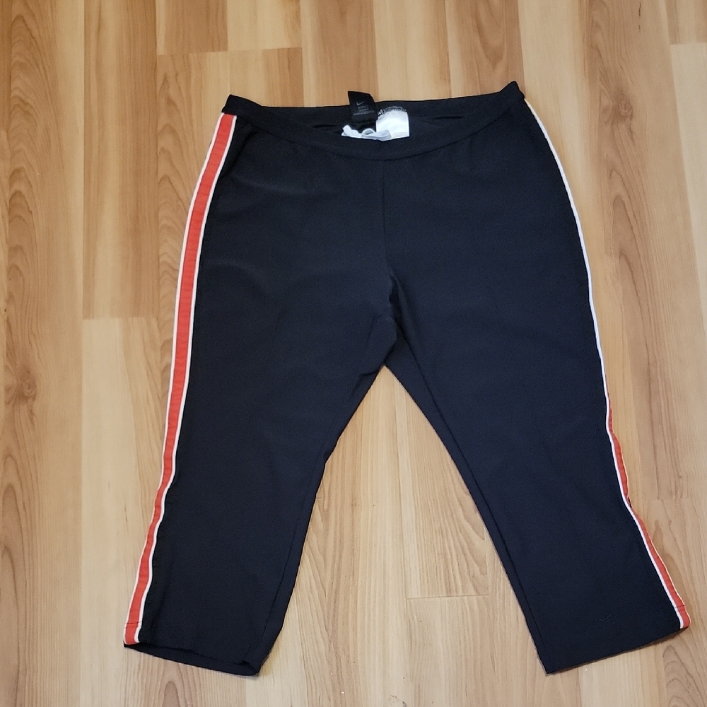Nike Women's Capri Black Leggings Red/White Stripes Dri-Fit Size XL Yoga